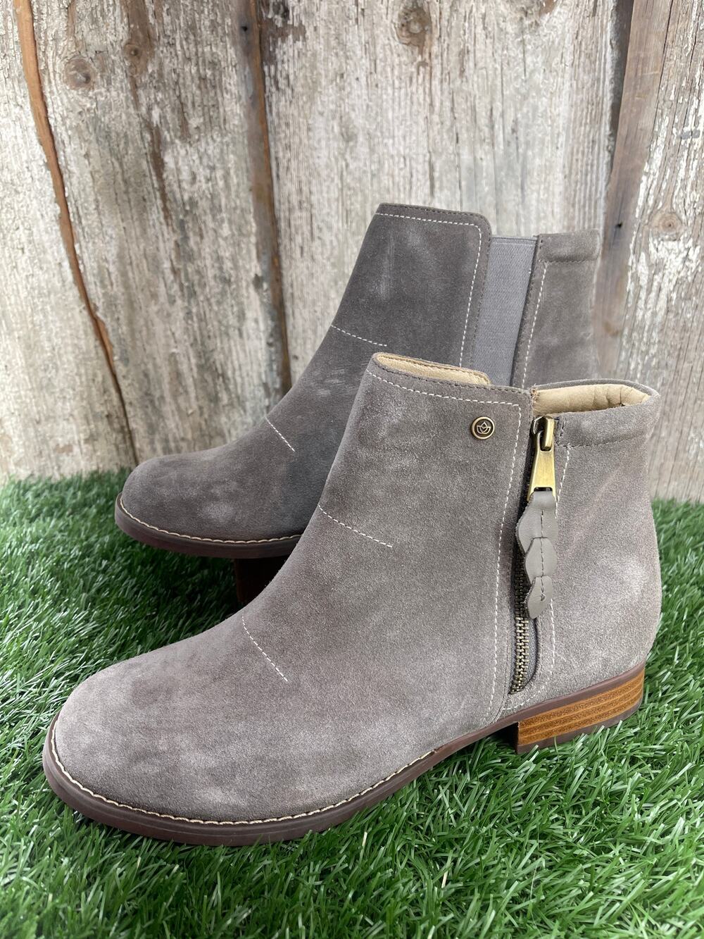 Spenco Ivy Suede Ankle Boot Dove Gray Women's 9